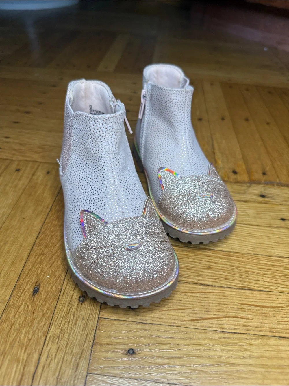 Girls Sparkle Cat-Toe Ankle Boots in Light Pink